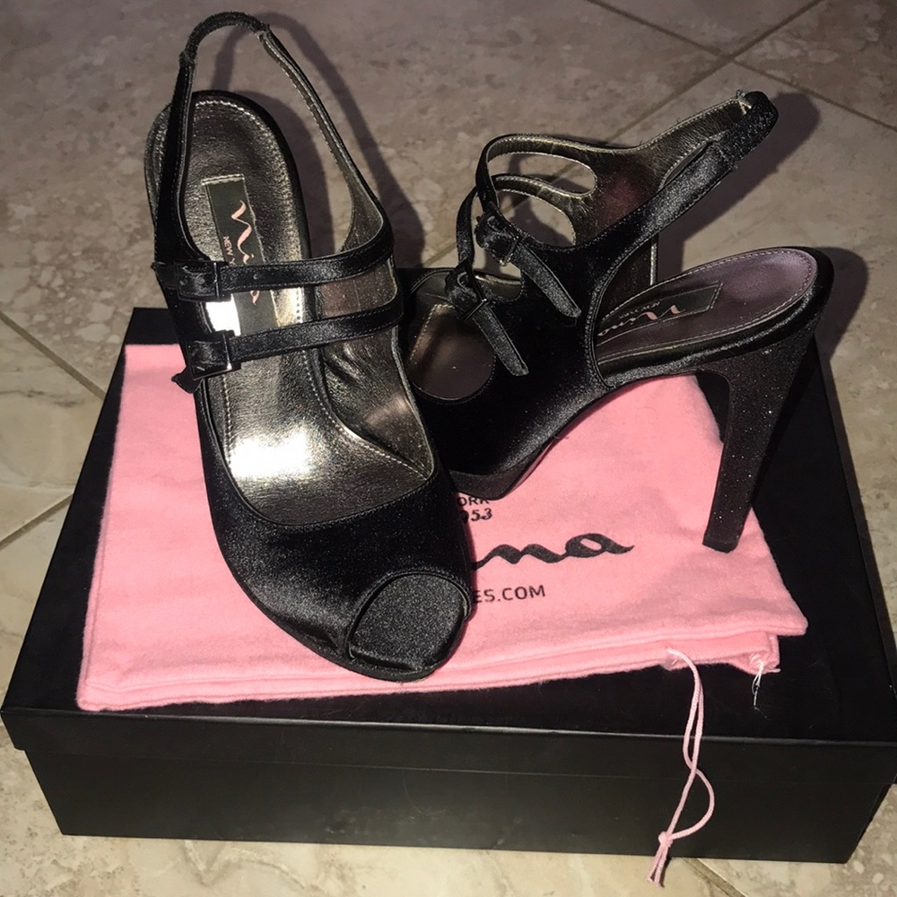 ♠️ Black Satin Peep-toe Pumps